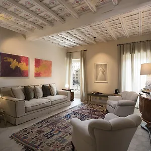 https://palazzo-caruso.it-romehotels.com